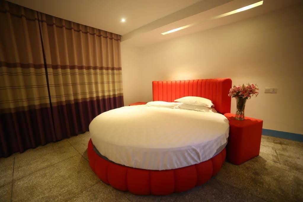 Luoyang Heartland International Youth Hostel Extérieur photo